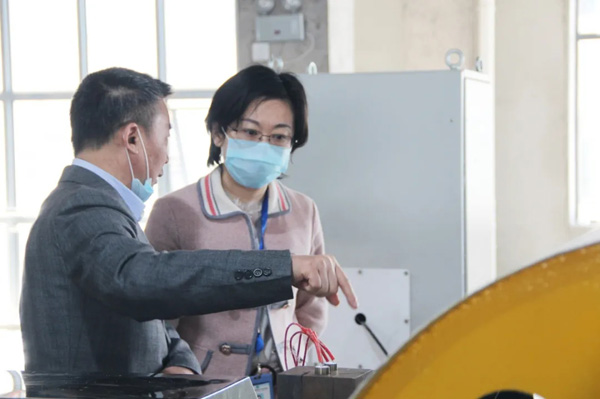 合肥新站高新区经贸局局长曾艳一行莅临402cc永利登录主页科技调研指导