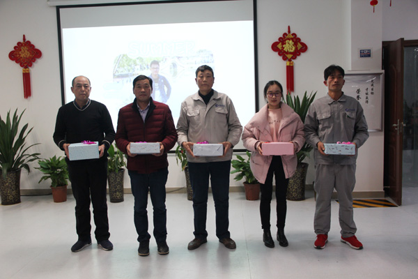 402cc永利登录主页科技12月份员工生日会温馨举行