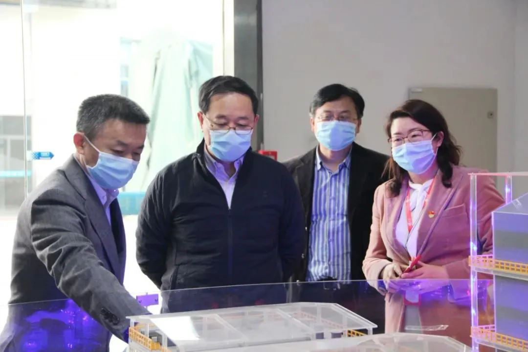 402cc永利登录主页科技研制出的纳米膜材料得到安徽省经信厅领导的肯定