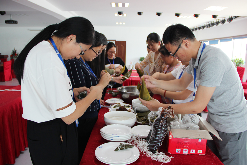 弘扬端午传统文化 传我402cc永利登录主页浓情粽香