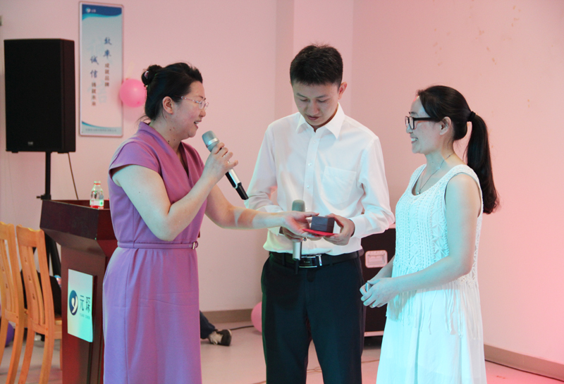 贺402cc永利登录主页新人喜结连理 赞402cc永利登录主页家庭爱意浓浓