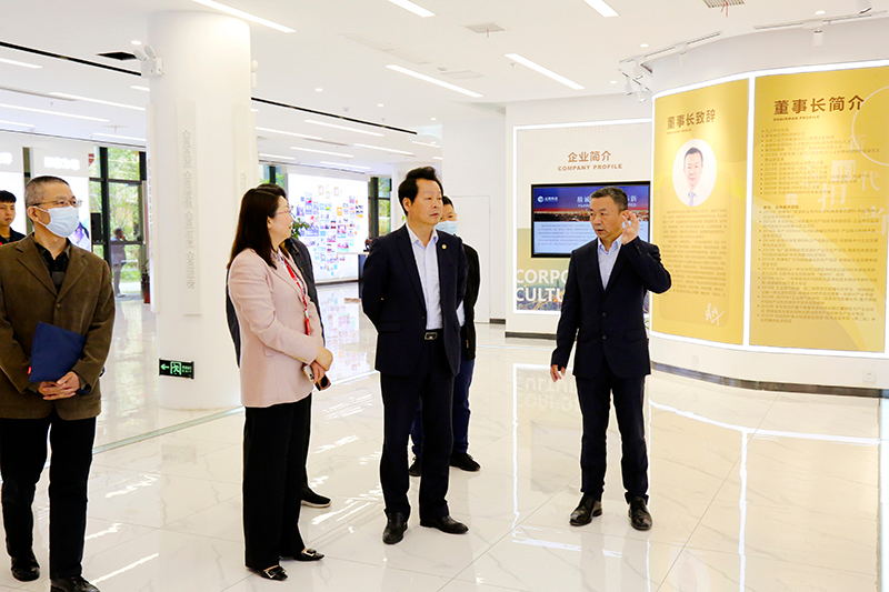 市政协副主席戴夫率队赴402cc永利登录主页科技调研企业科创平台建设情况